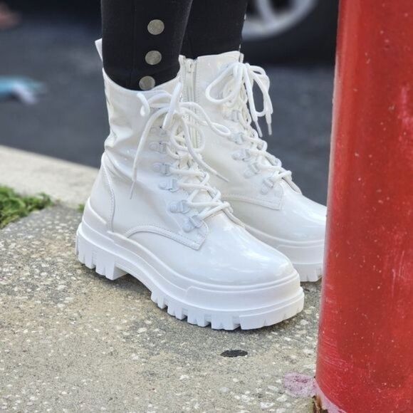 Women's Combat Lace Up Ankle Block Heeled Boots White Color - Picture 2 of 6